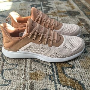APL - Women’s TechLoom Tracer